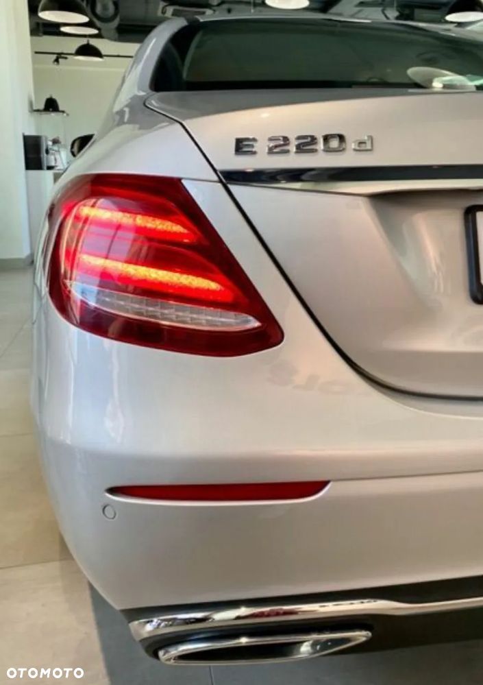 Mercedes-Benz Klasa E 220 d 9G-TRONIC - 10