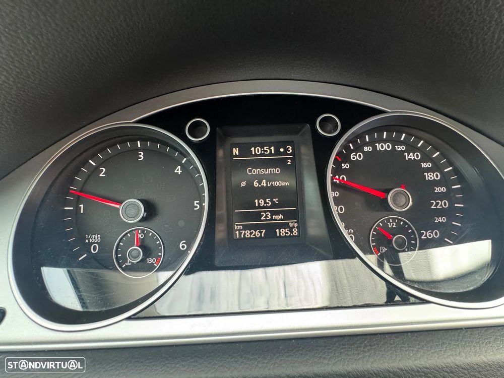 VW Passat Variant 1.6 TDI BlueMotion Business Edition - 16