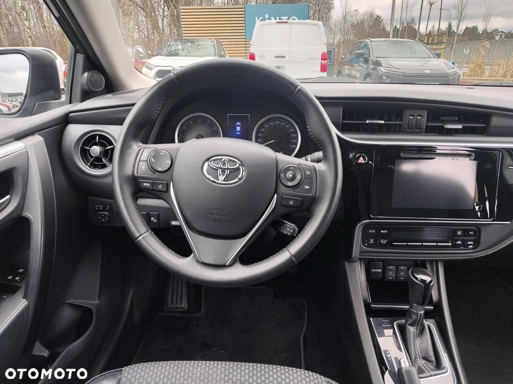 Toyota Corolla - 11
