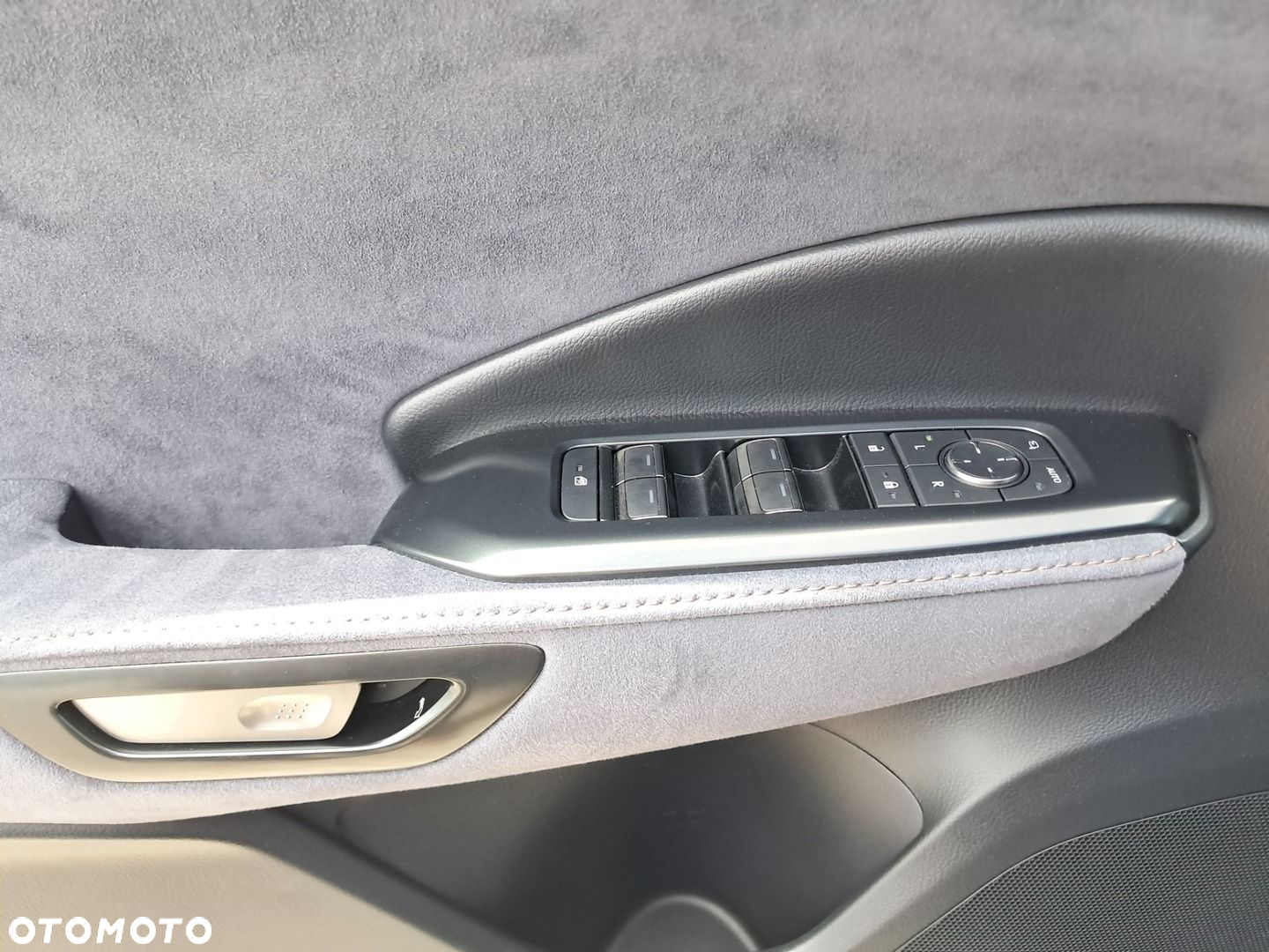 Lexus LBX 1.5 Hybrid Cool - 14