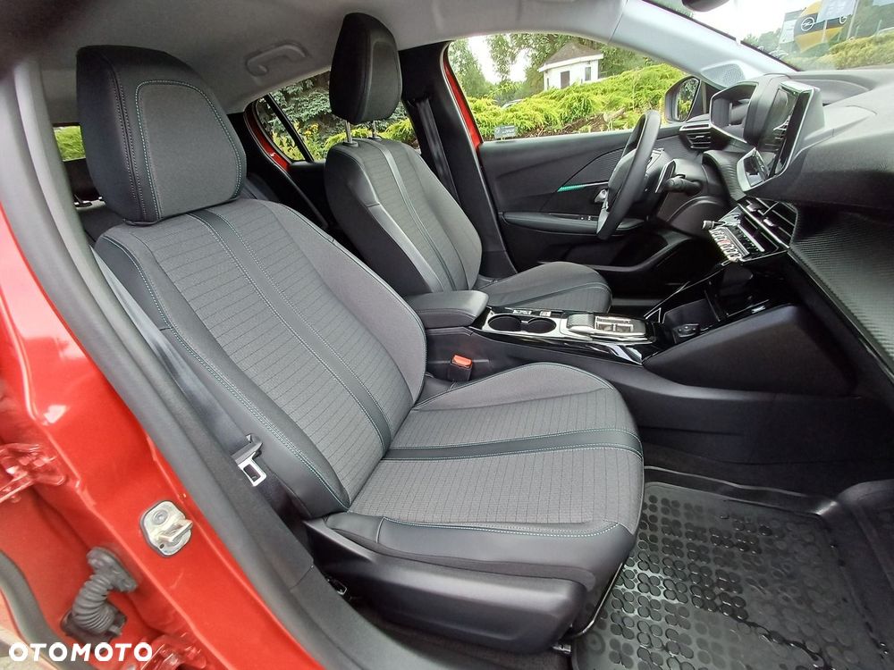 Peugeot 208 - 15