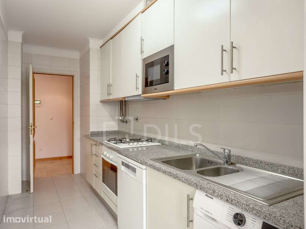 Apartamento T3, com garagem e arrecadação, no Alto do Lumiar - Grande imagem: 5/30