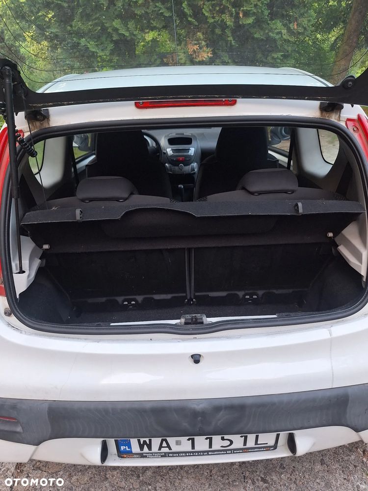 Peugeot 107 1.0 Urban Move Euro5 - 7