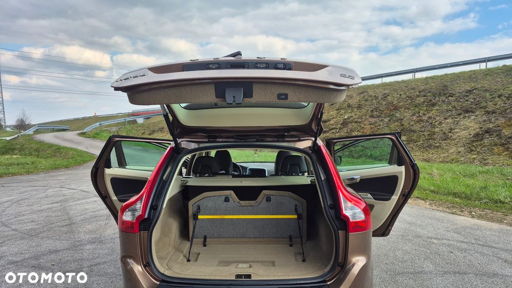 Volvo XC 60 D3 AWD Summum - 19