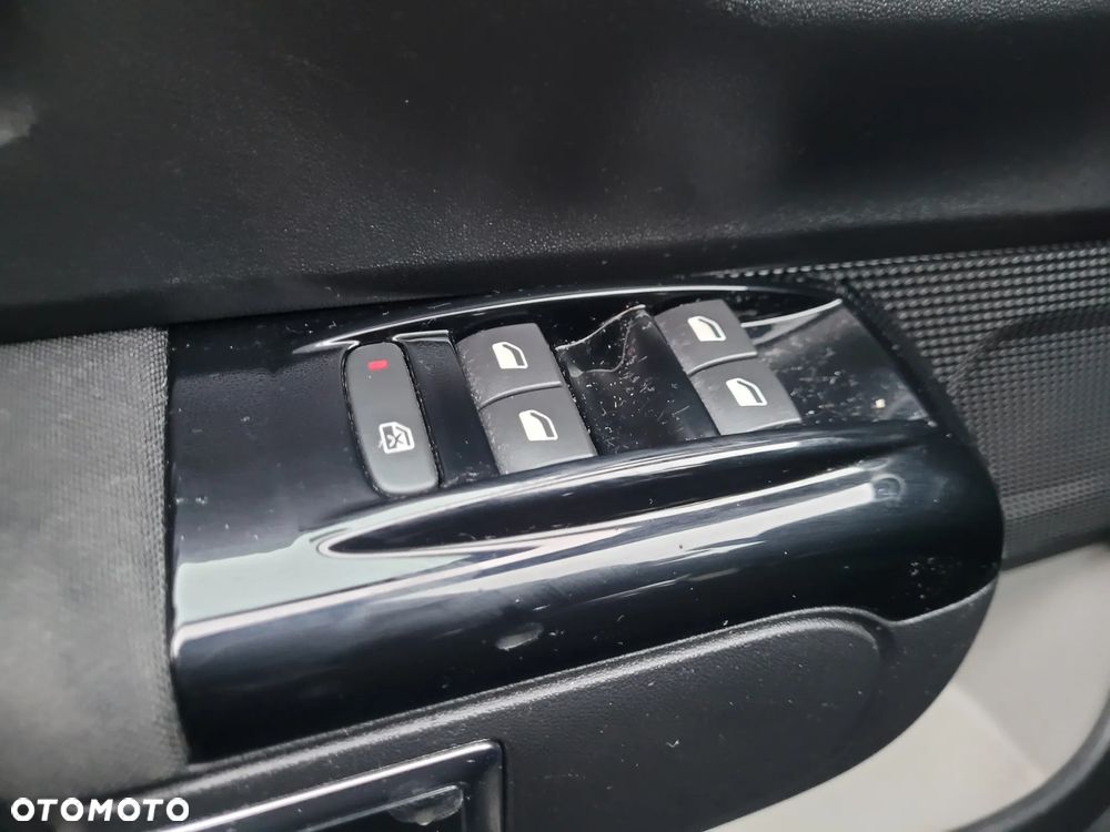 Citroën C3 Pure Tech 82 SHINE - 24