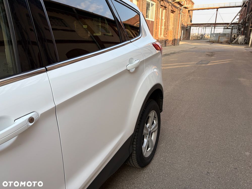 Ford Kuga 1.5 EcoBoost 2x4 Titanium - 8