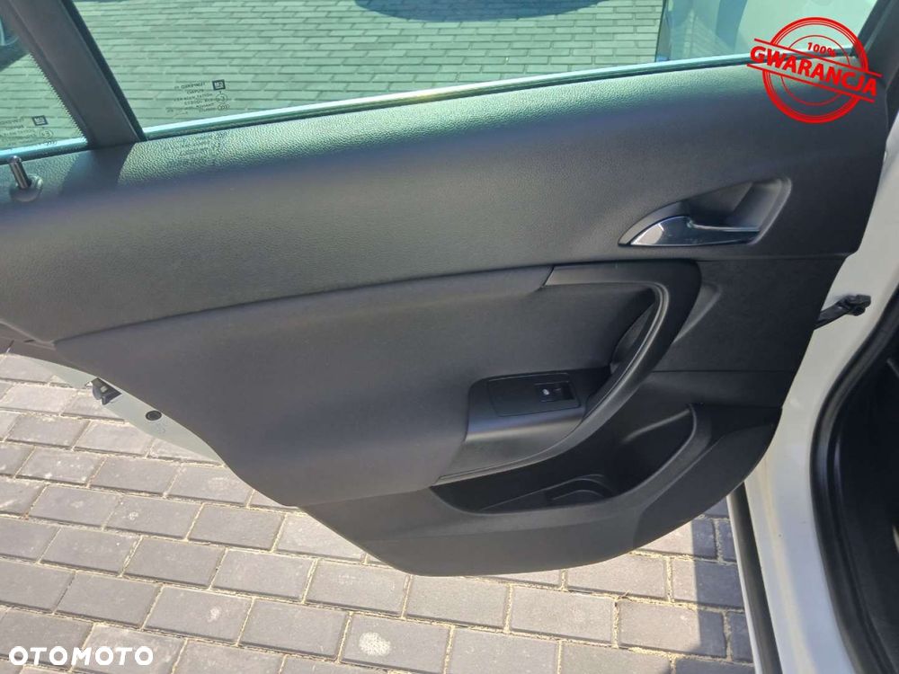 Opel Insignia - 35