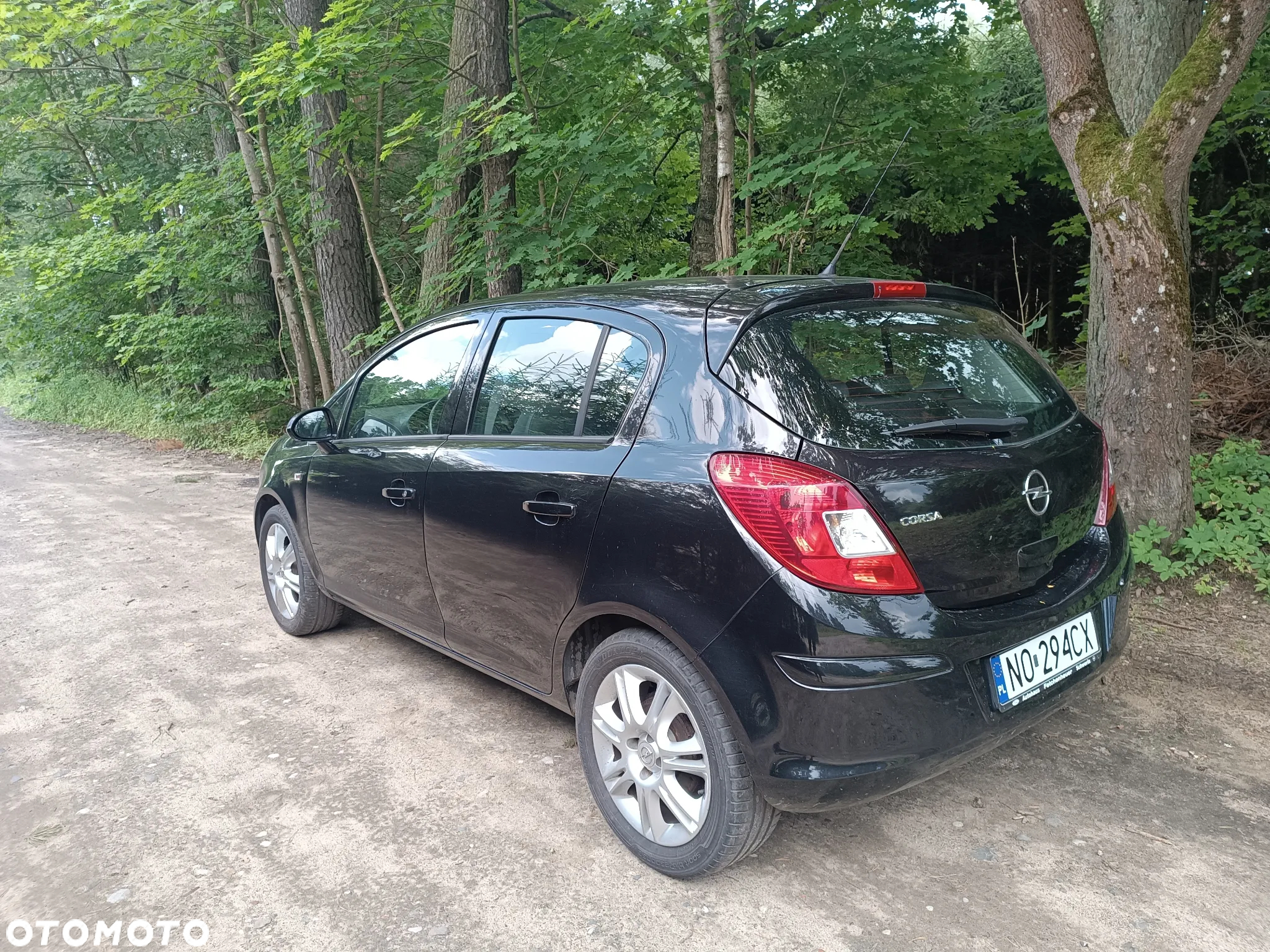 Opel Corsa 1.2 16V Essentia - 18