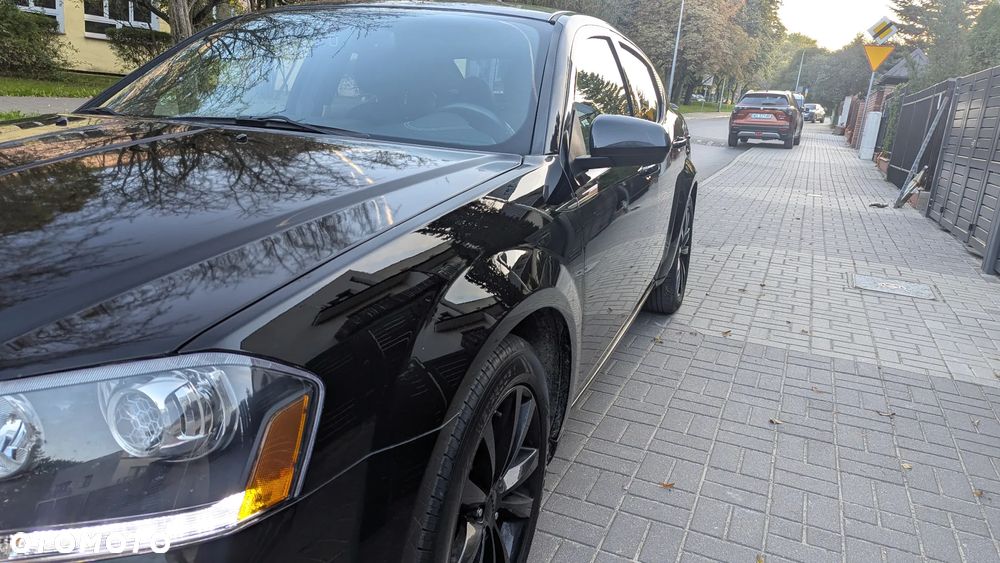 Dodge Avenger - 12