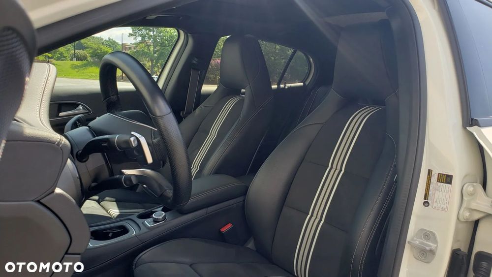 Mercedes-Benz GLA 250 7G-DCT Peak Edition - 28