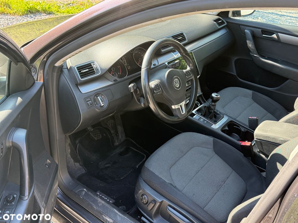 Volkswagen Passat 2.0 TDI DPF Comfortline - 8