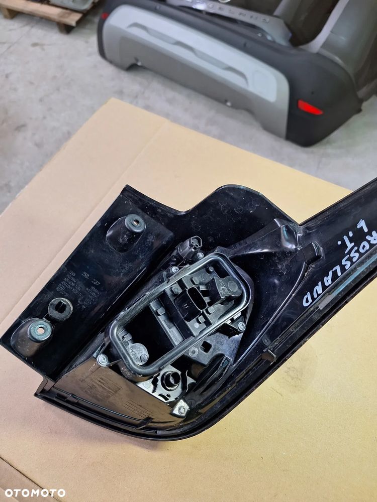 OPEL CROSSLAND lift  21R lampa prawa lewa  tył w błotnik - 13