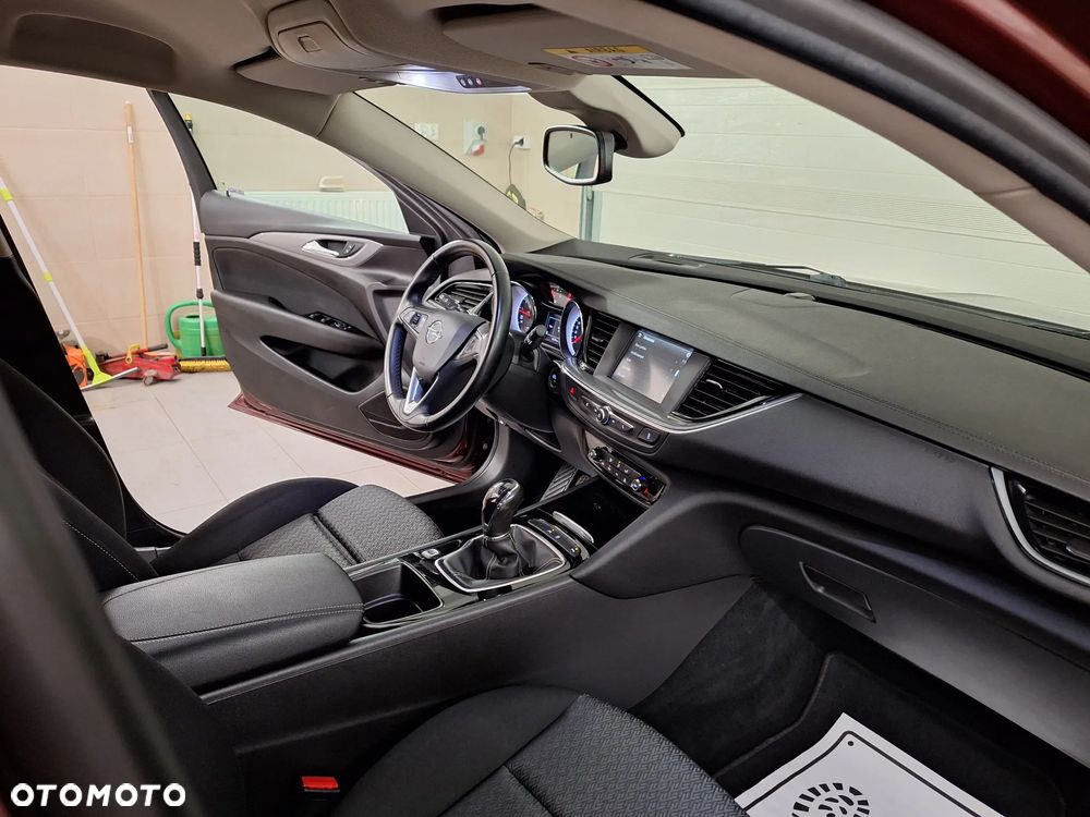 Opel Insignia 1.5 T Exclusive S&S - 25