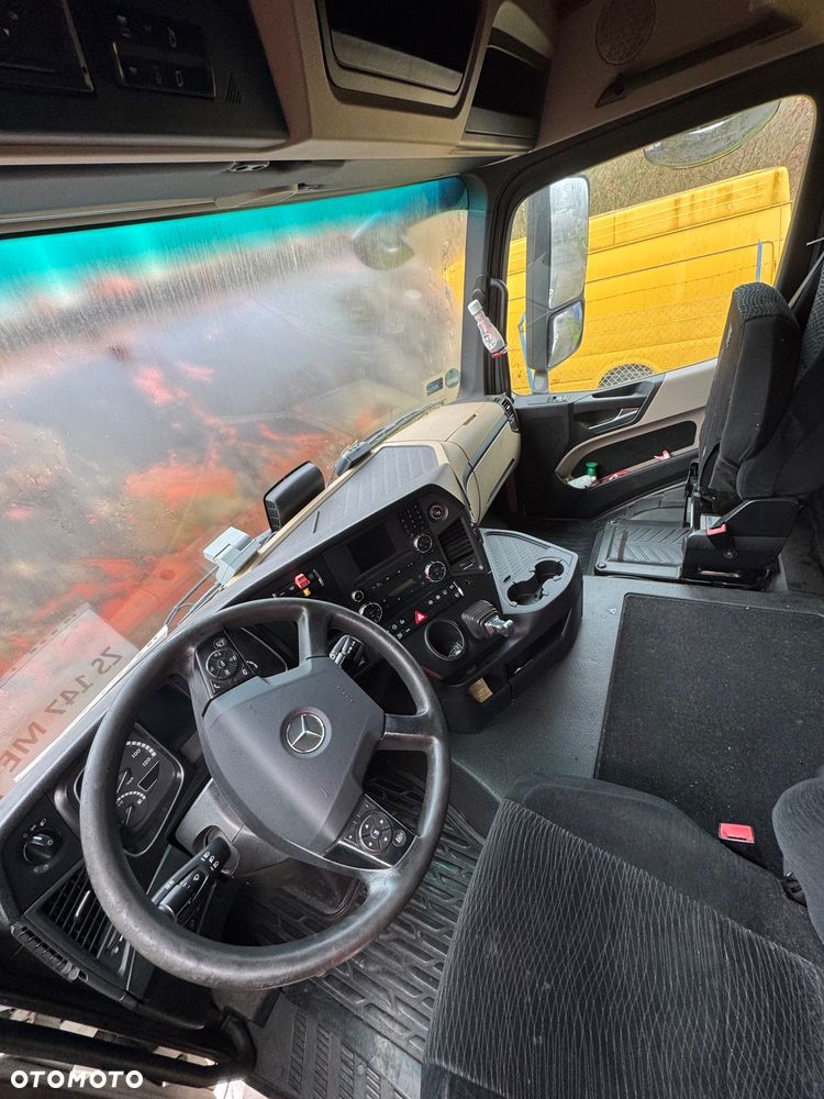 Mercedes-Benz Actros - 7