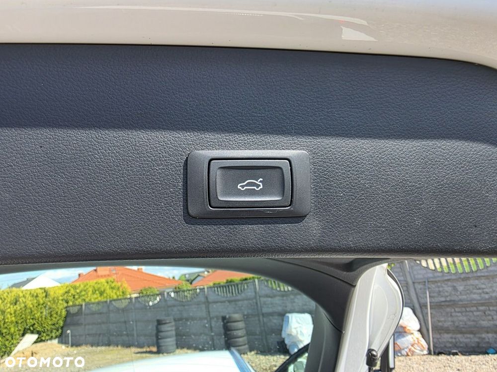 Audi A6 Avant 2.0 TDI ultra S tronic - 16