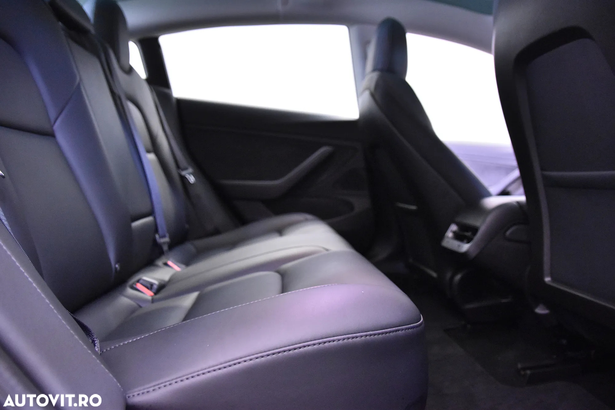 Tesla Model 3 Long Range - 12