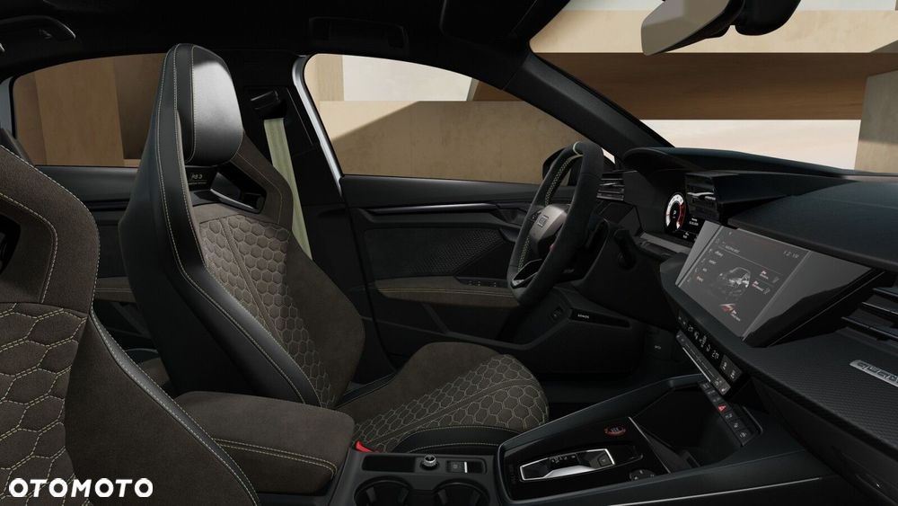 Audi RS3 Limousine - 11