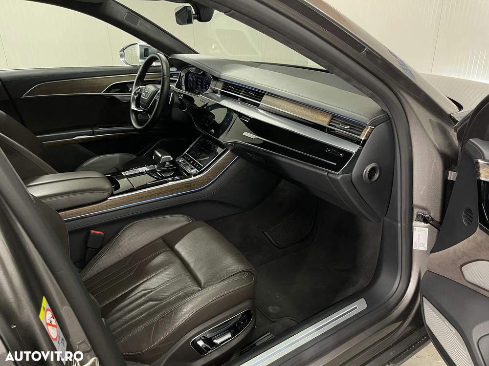 Audi A8 - 12