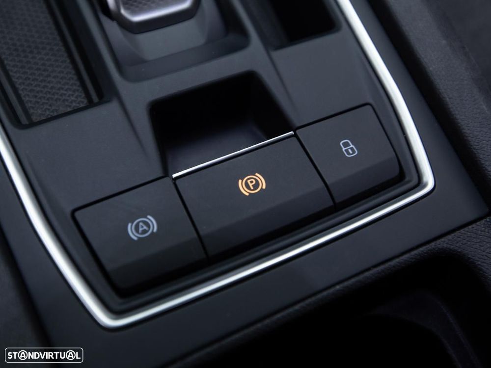 SEAT Leon ST 1.5 eTSI Xcellence DSG - 18