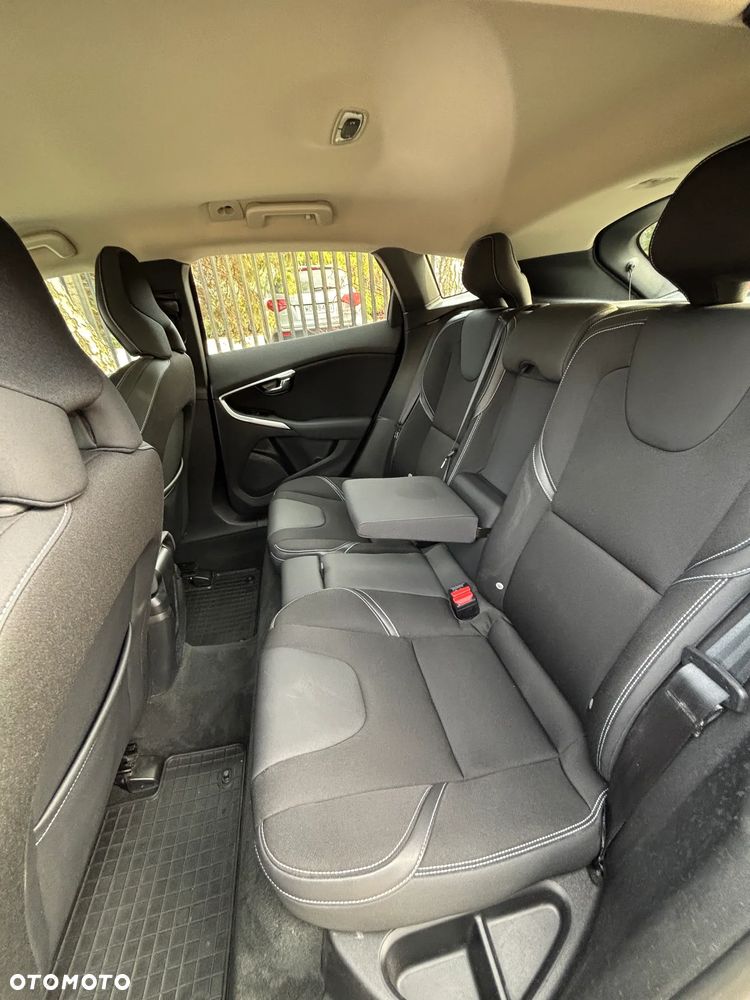 Volvo V40 D3 Geartronic Summum - 34