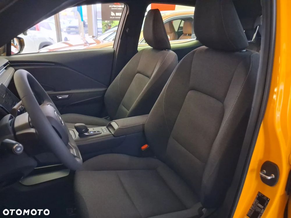 Lexus LBX 1.5 Hybrid - 16