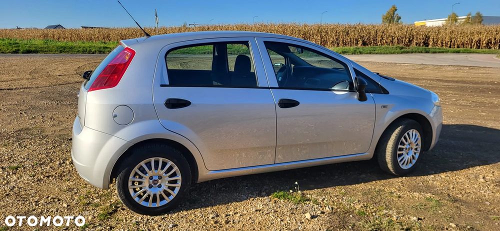 Fiat Grande Punto 2013 photo 3