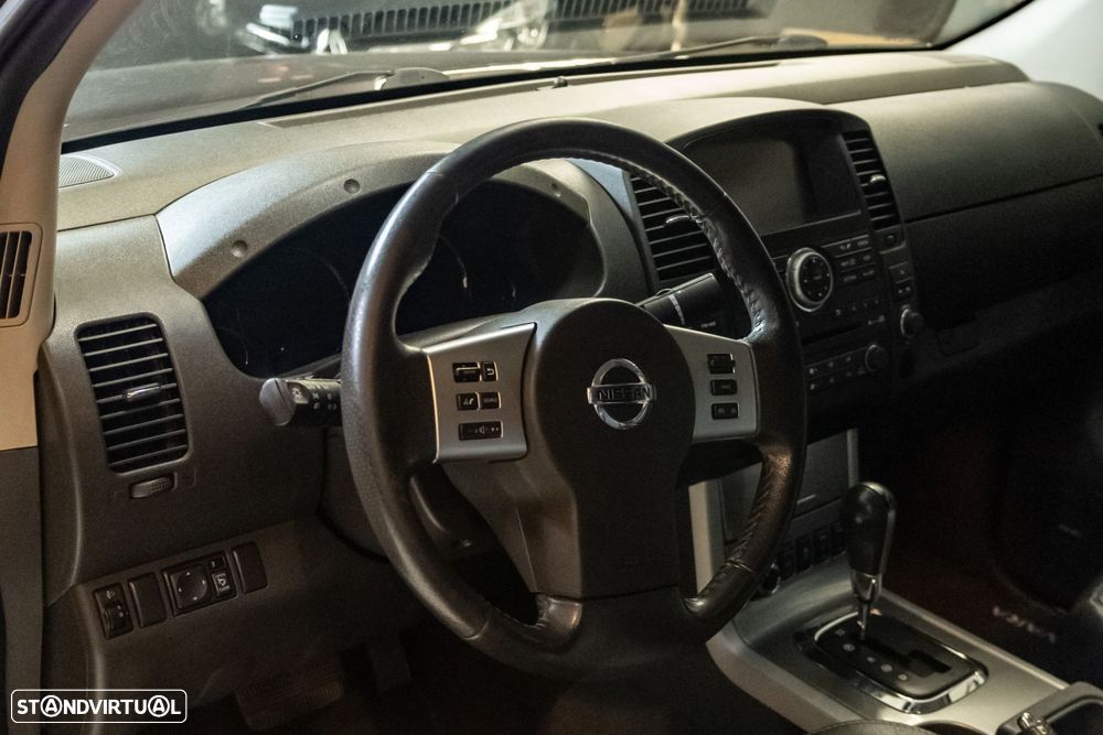 Nissan Navara 3.0 dCi V6 CD LE AT 4WD - 14