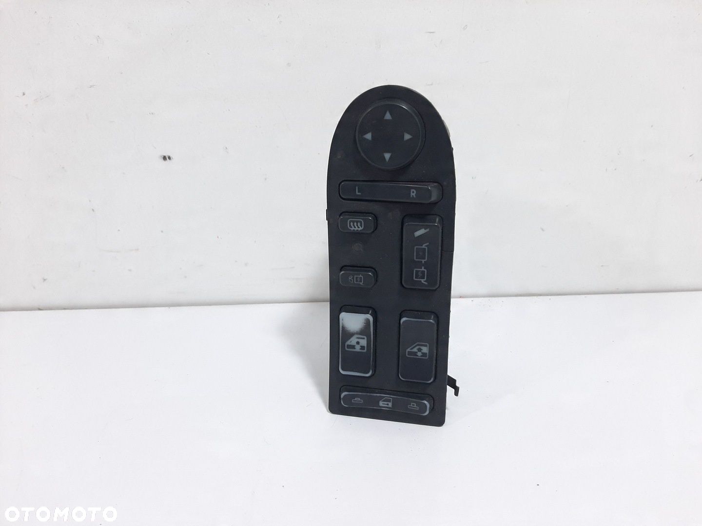 MAN TGA 26.430 H21 6x2 EUR4 05R PANEL PRZELACZNIK SZYB LUSTEREK 81258067054 - 1