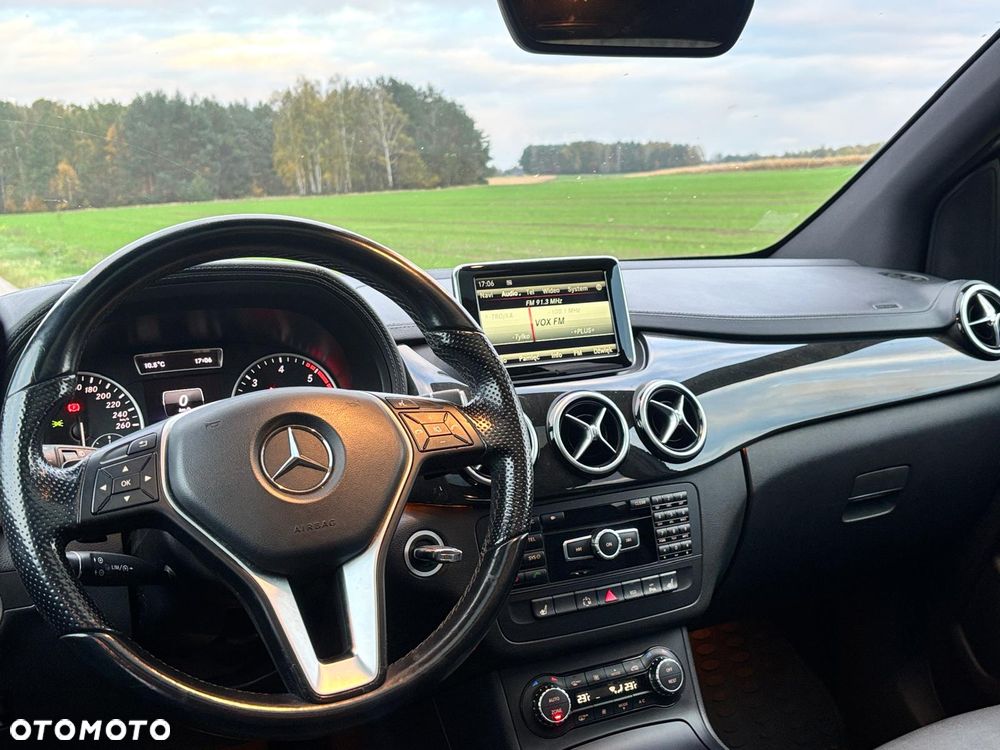 Mercedes-Benz Klasa B 220 d 4Matic 7G-DCT AMG Line - 16