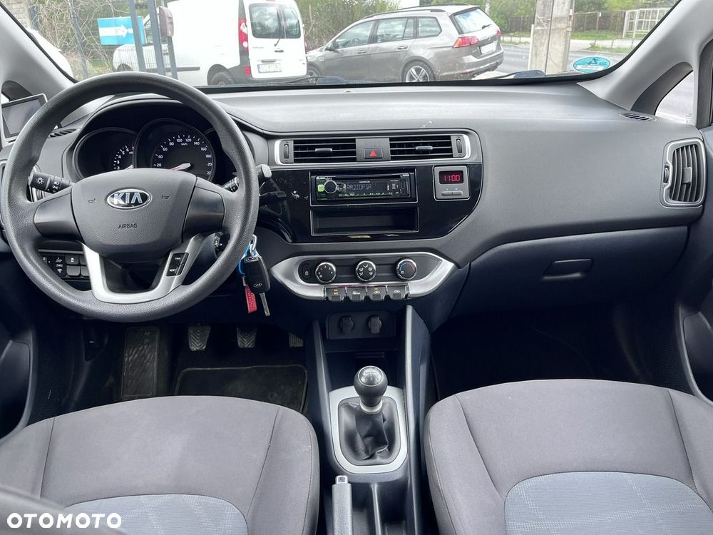 Kia Rio - 13