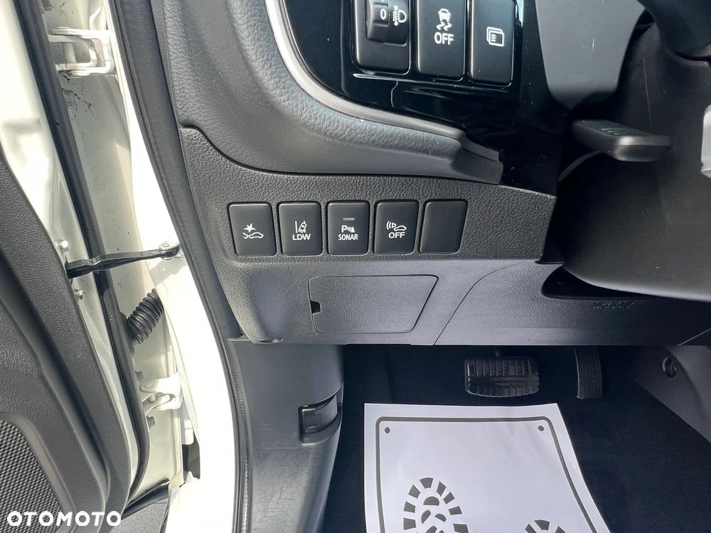 Mitsubishi Outlander 2.4 4WD - 17