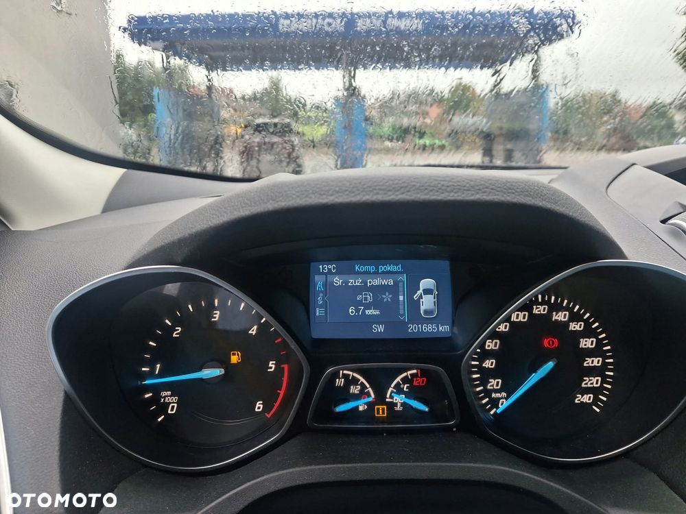 Ford Kuga 2.0 TDCi 2x4 Titanium - 16
