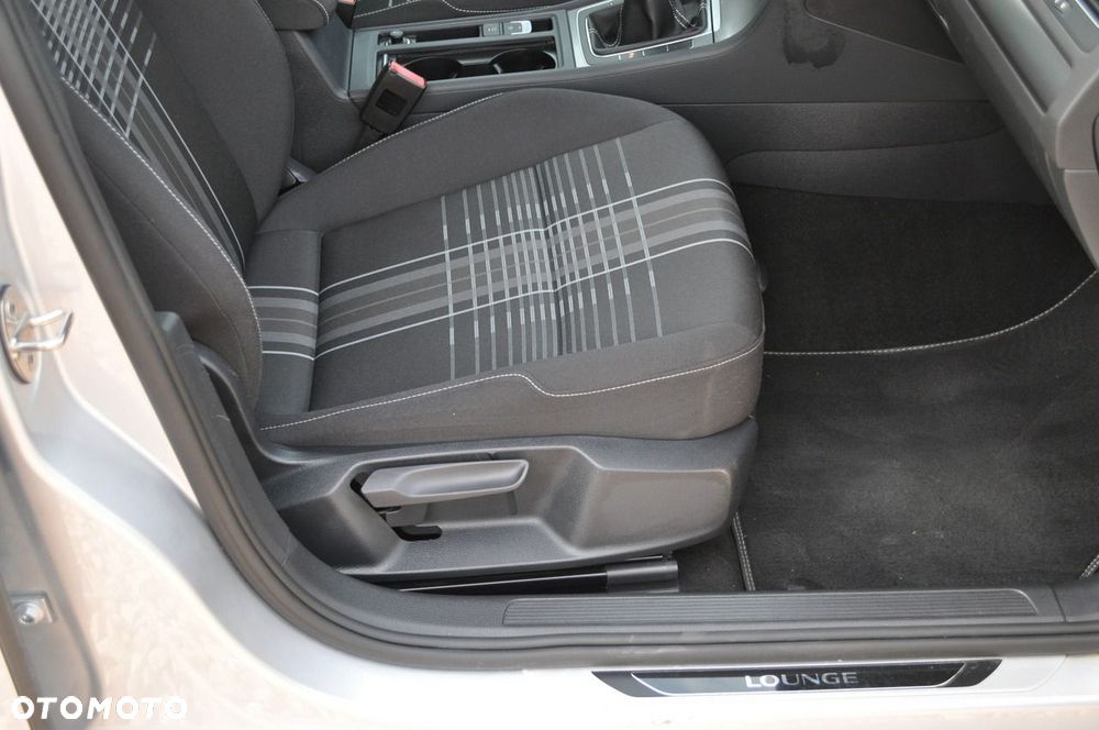 Volkswagen Golf 1.4 TSI BlueMotion Technology Lounge - 35