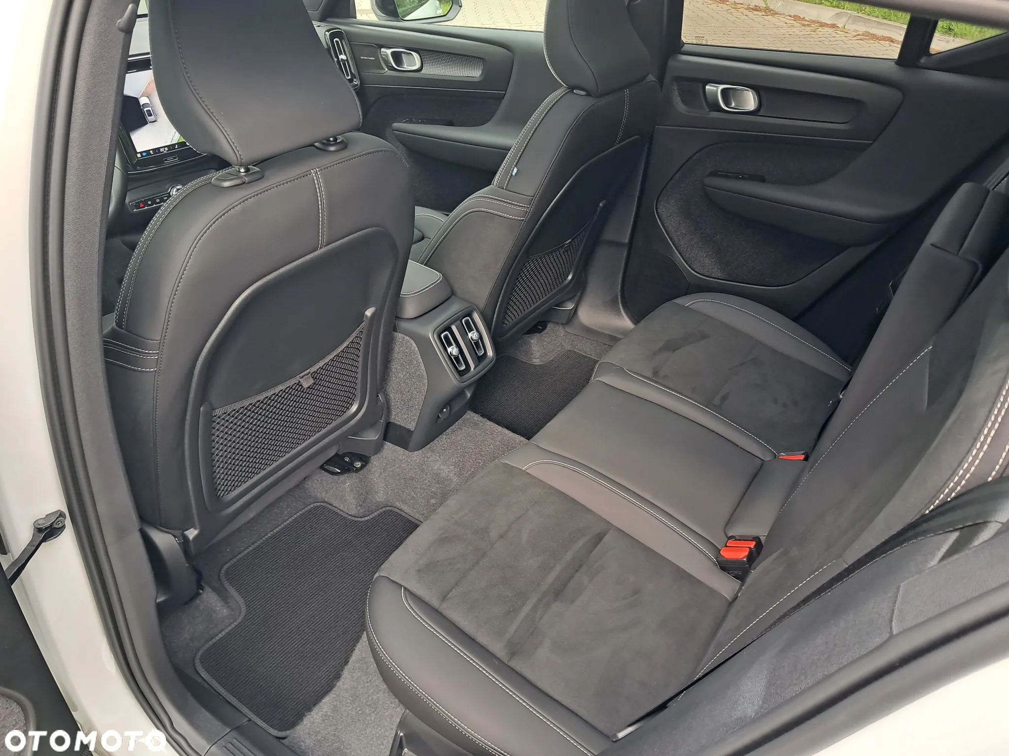 Volvo XC 40 B3 Plus Dark - 15