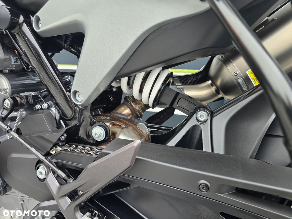 KTM Duke 790 - 18