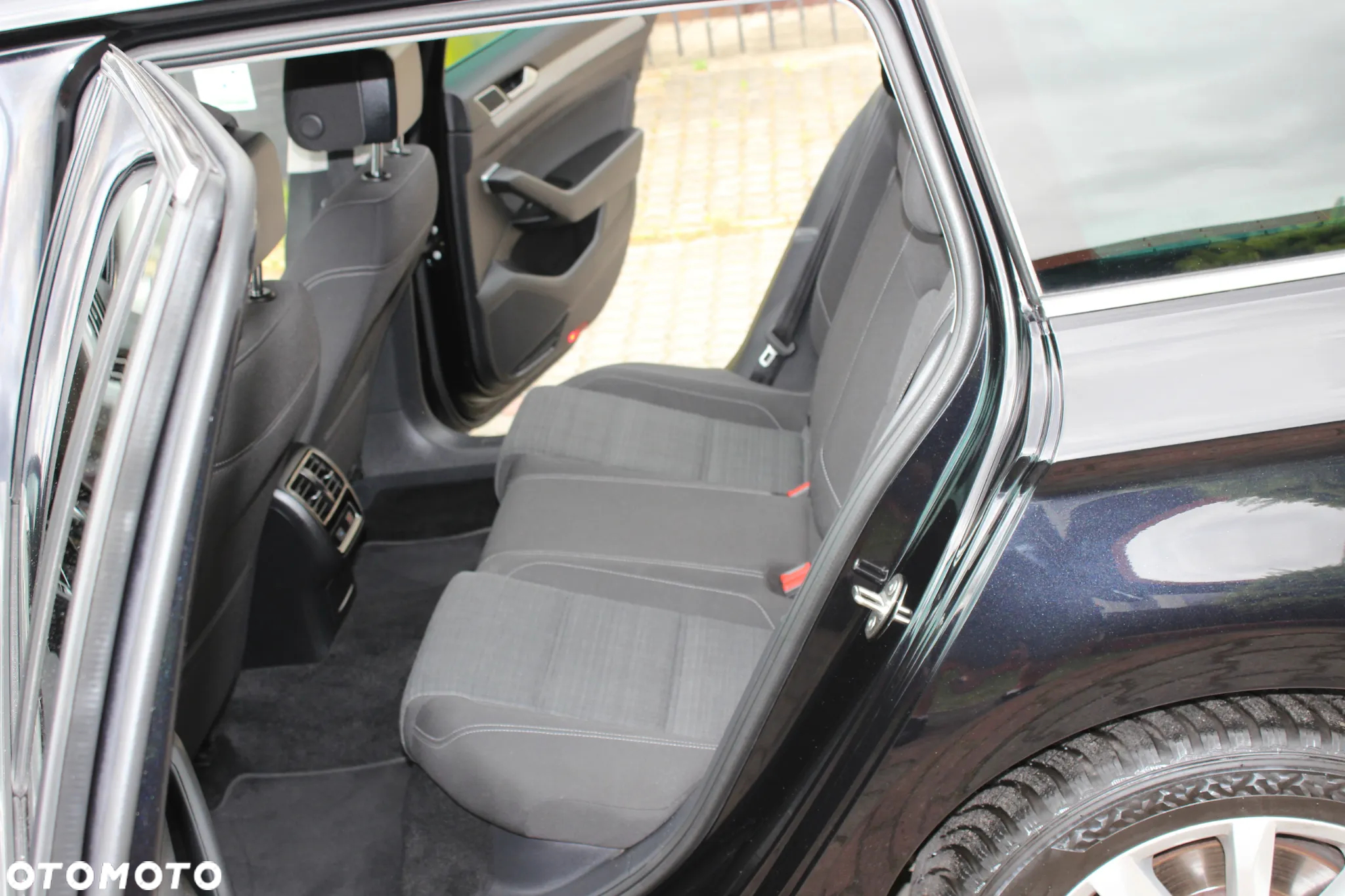 Volkswagen Passat Variant 2.0 TDI SCR DSG Business - 13