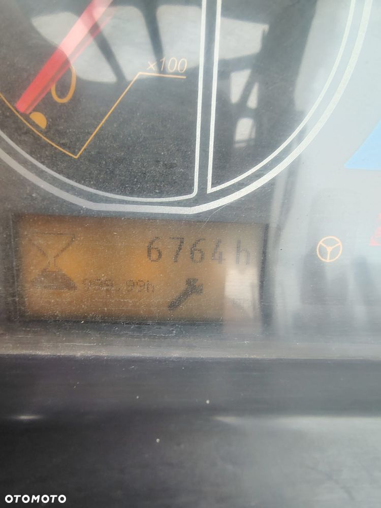 Manitou MT835 - 13