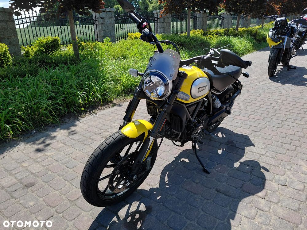 Ducati Scrambler - 1