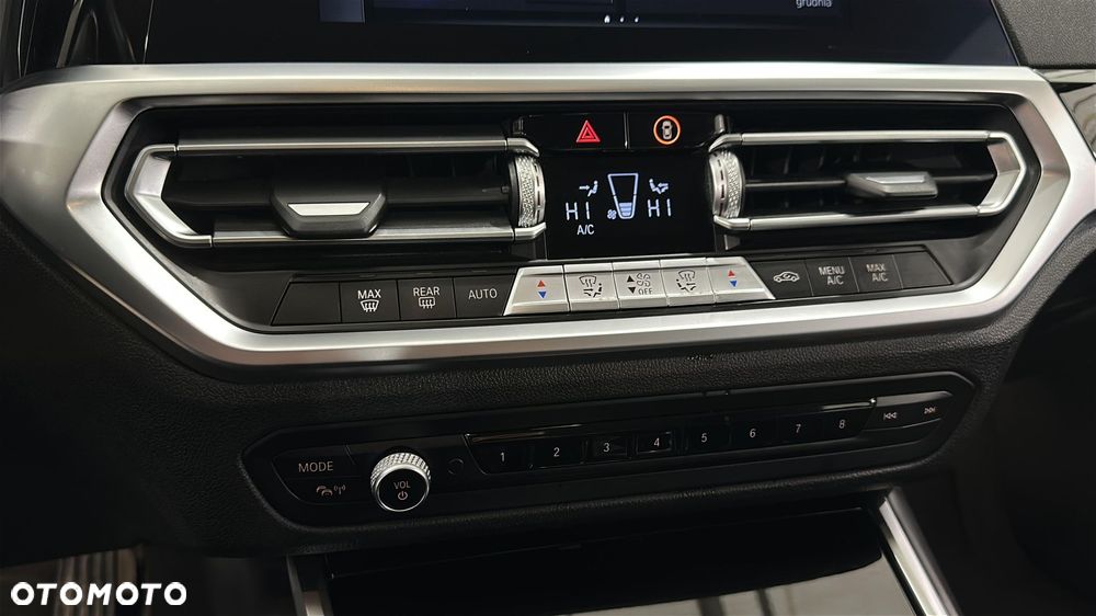 BMW Seria 3 318d - 22