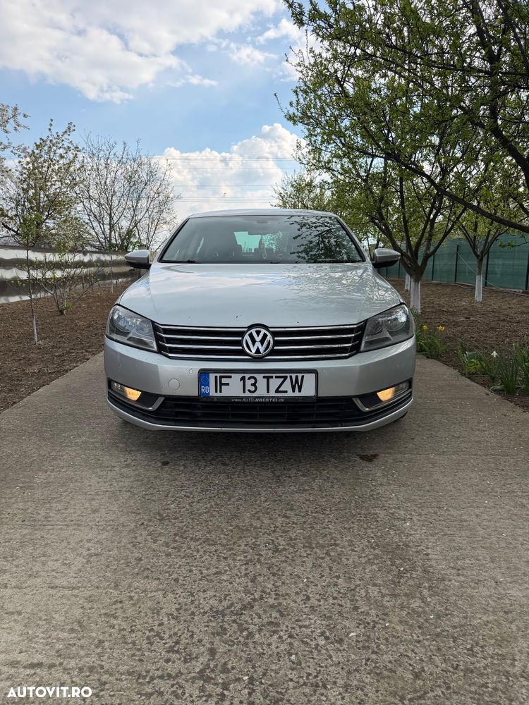 VOLKSWAGEN Passat