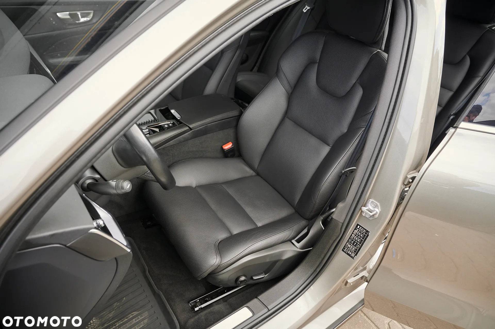 Volvo V60 T6 AWD Plug-In Hybrid Inscription Expression - 10