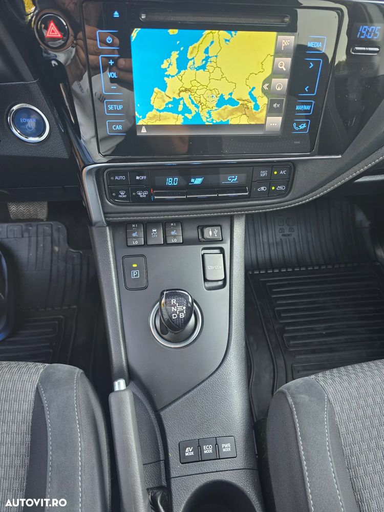 Toyota Auris 1.8 L VVT-i Sol+ - 10