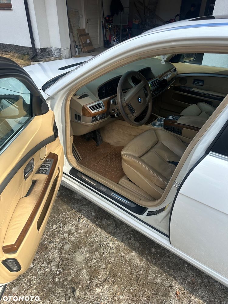 BMW Seria 7 750i L - 4
