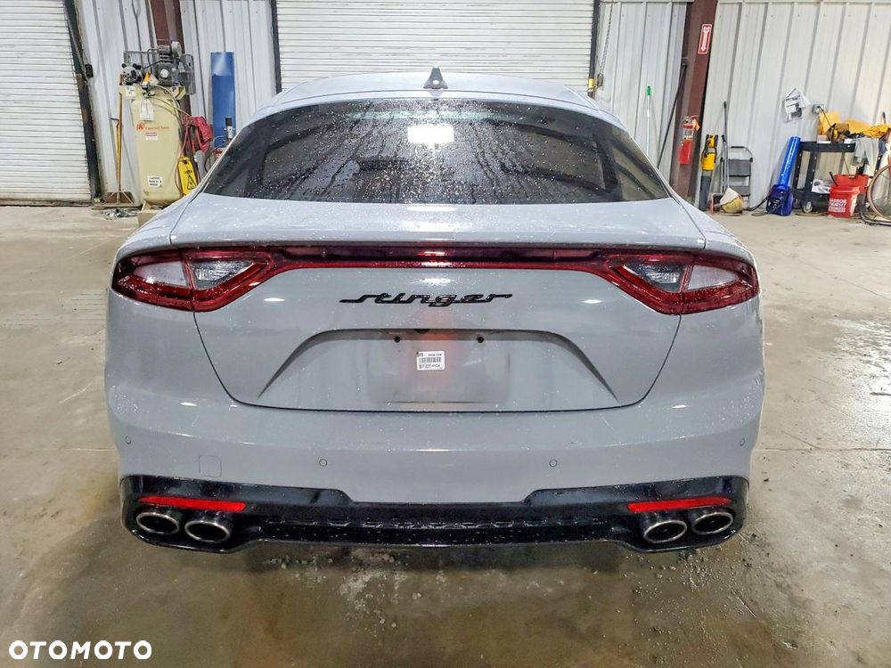 Kia Stinger - 6
