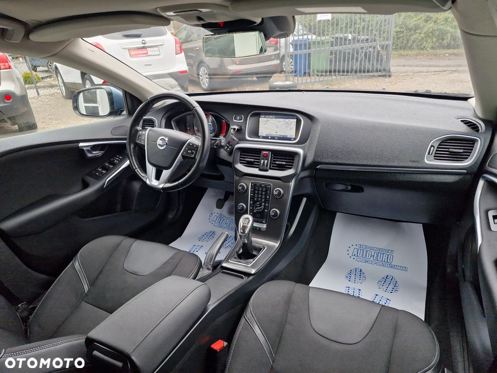 Volvo V40 D2 Momentum - 24