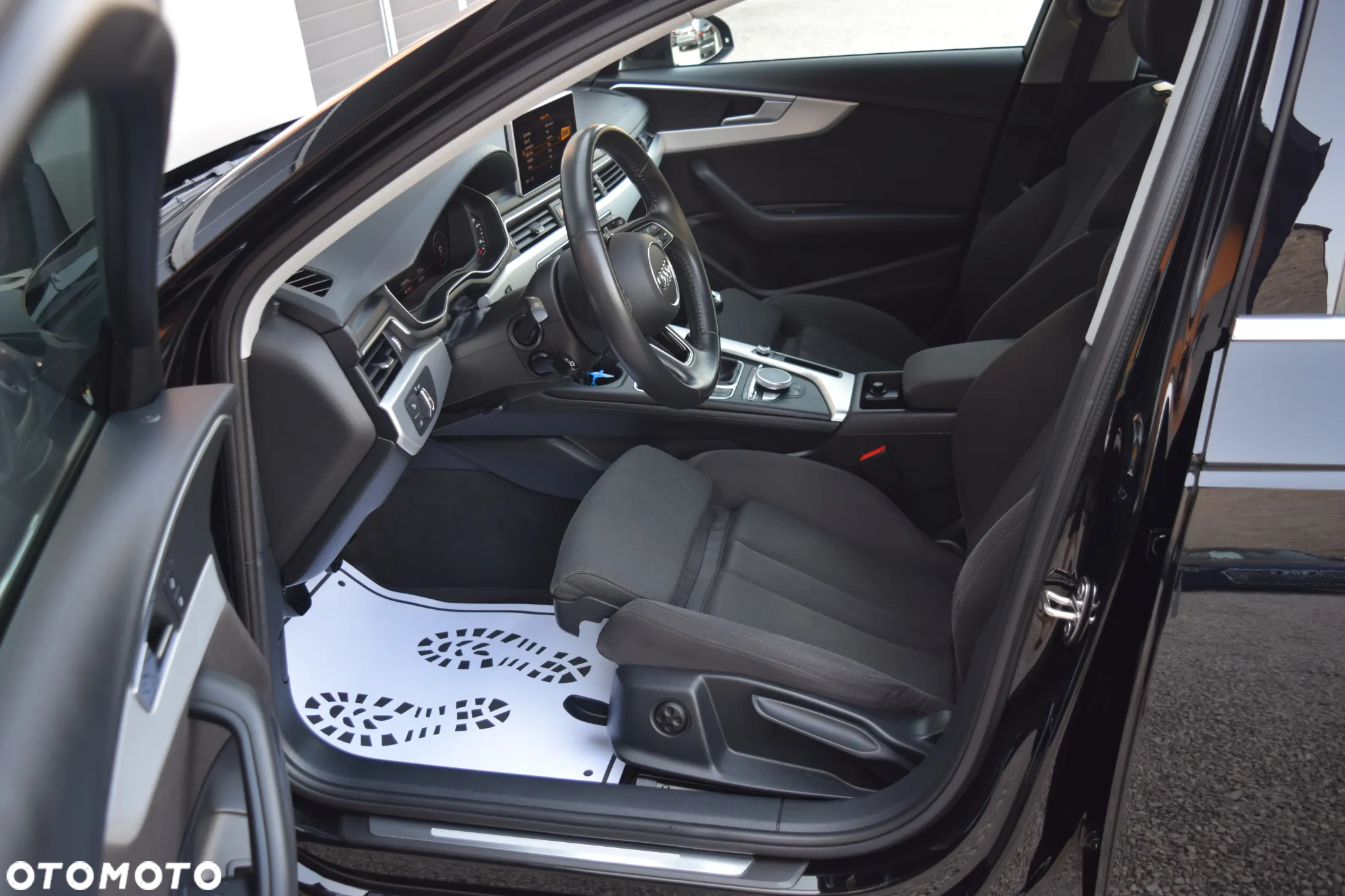 Audi A4 Avant 2.0 TDI Design - 19