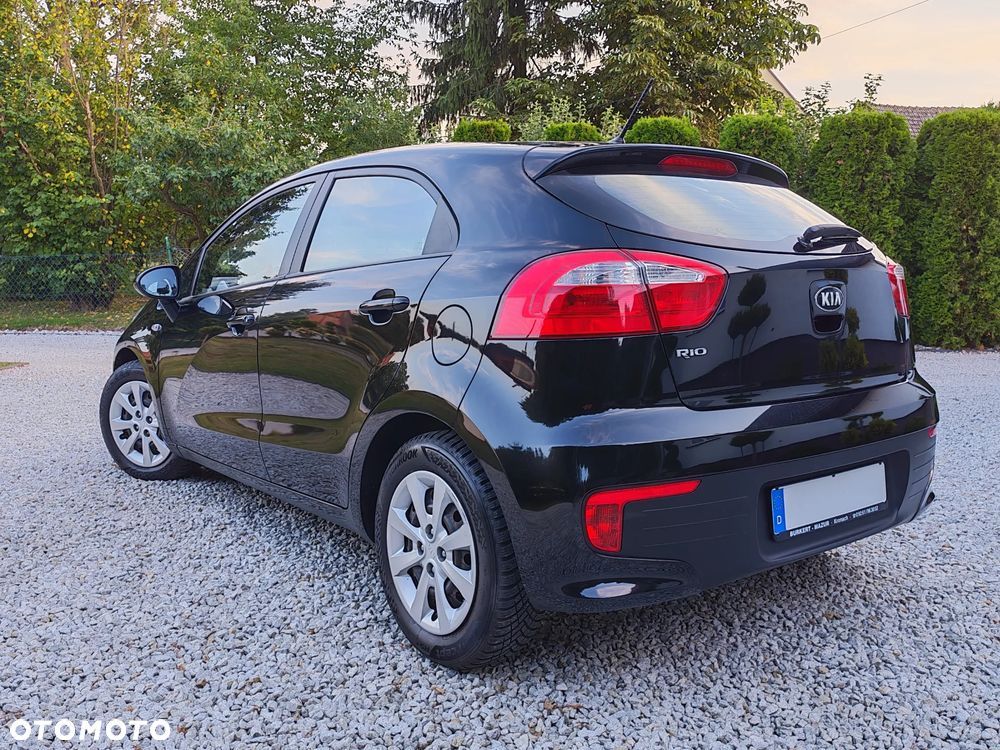 Kia Rio 1.2 L - 3