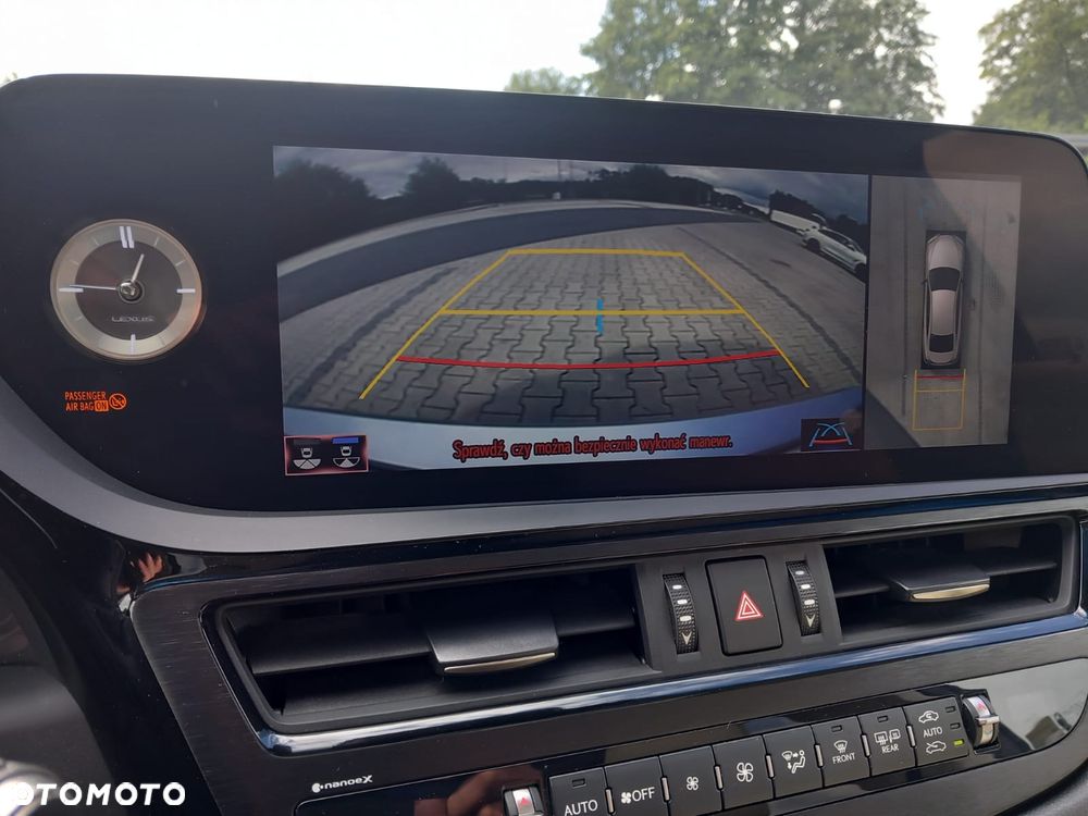 Lexus ES 300h Prestige - 25
