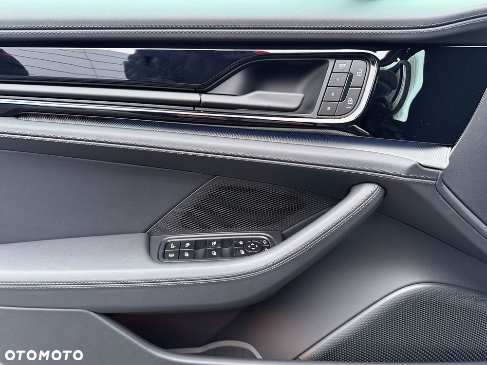 Porsche Panamera - 15