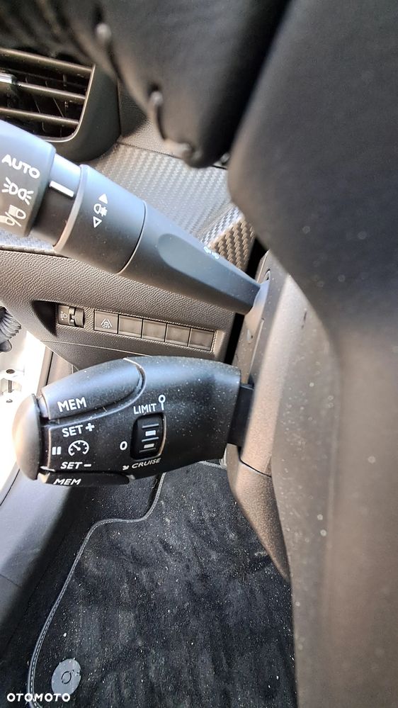 Peugeot 208 50kWh Style - 10